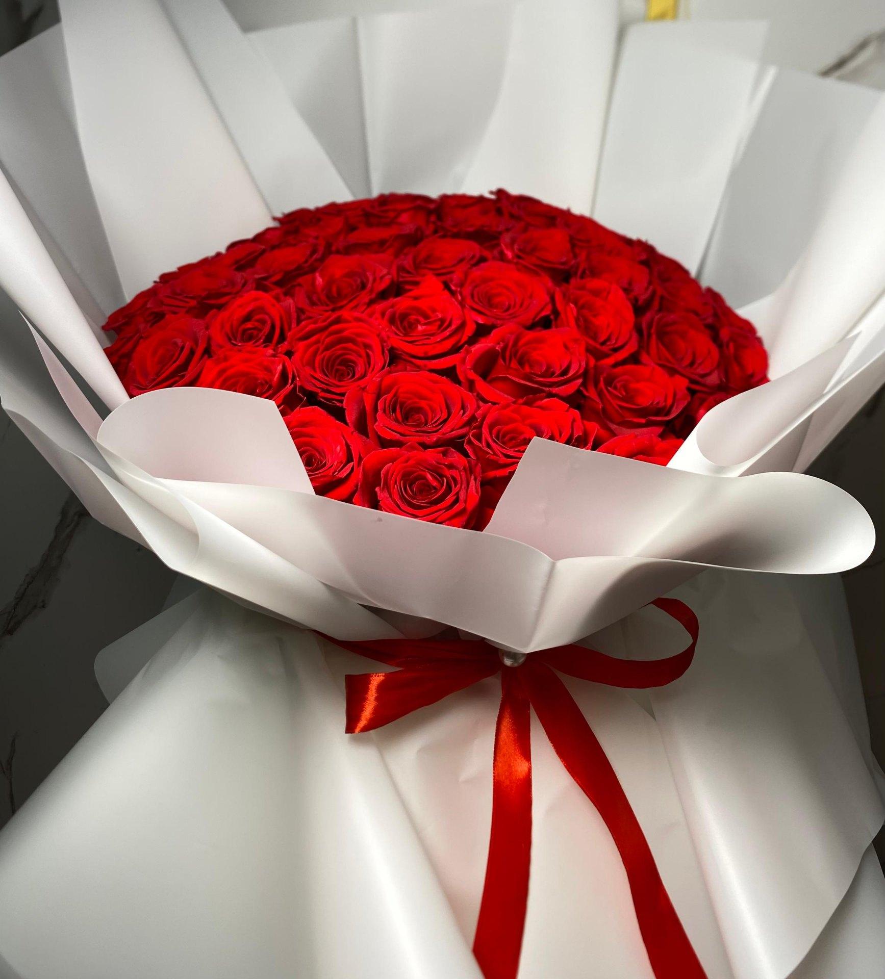 Fifty red roses Christmas gift delivered in Abuja by FOA Gifts